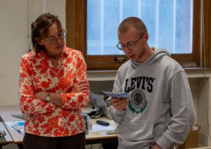 Étudiant·es de première année de Master en ingénierie industrielle (ISIB) participant à une Fresque de l’économie circulaire dans le cadre d’un cours consacré aux enjeux environnementaux et sociaux.